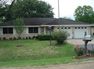 1040 Vine Dr, Angleton, TX 77515