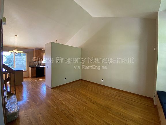 3rd image of 13052 Grape Ct
