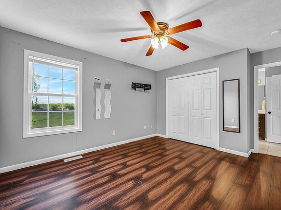 4th image of 6 Fuller Ct