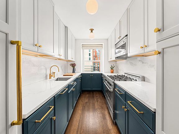 4th image of 150 E 77th St APT 12C