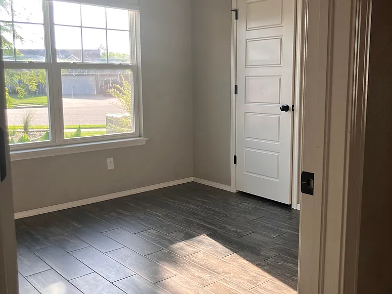 6609 S 20th Pl — Photo 16