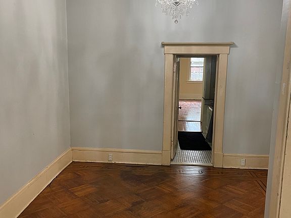 5th image of 23 E 37th St Suite 1