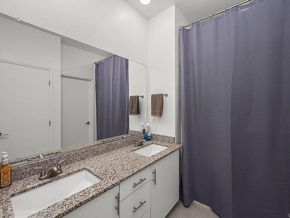 4th image of 5480 Seacliff Pl Unit 44
