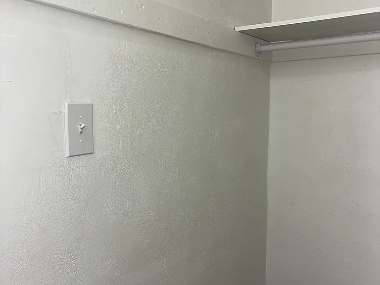 8218 Korman Ave #UP — Photo 12