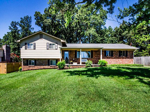2nd image of 909 Tanforan Dr