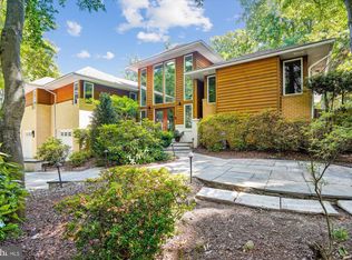 6321 Crosswoods Cir, Falls Church, VA 22044