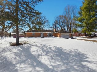 1040 Grove Hill Dr, Dayton, OH 45434