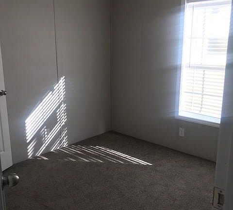 4th image of 250 SE Laurel St #745