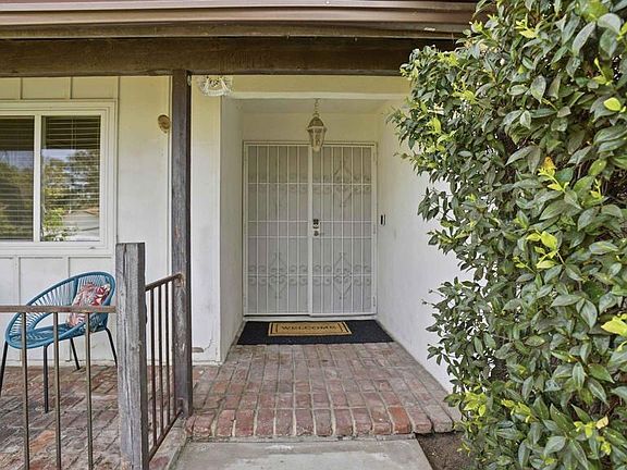 4th image of 103 Arran Ave