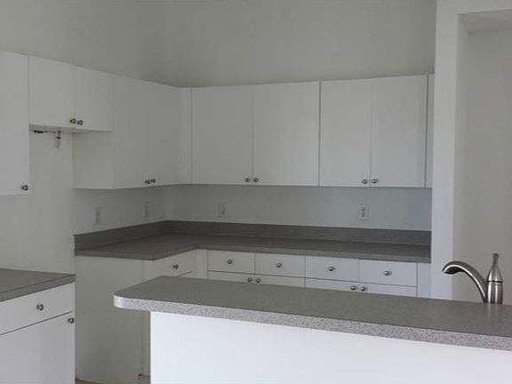 4th image of 1025 Great Shady Ln