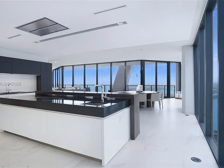 1000 Biscayne Blvd #4401 — Photo 11
