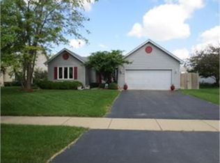 1071 Longford Rd, Bartlett, IL 60103