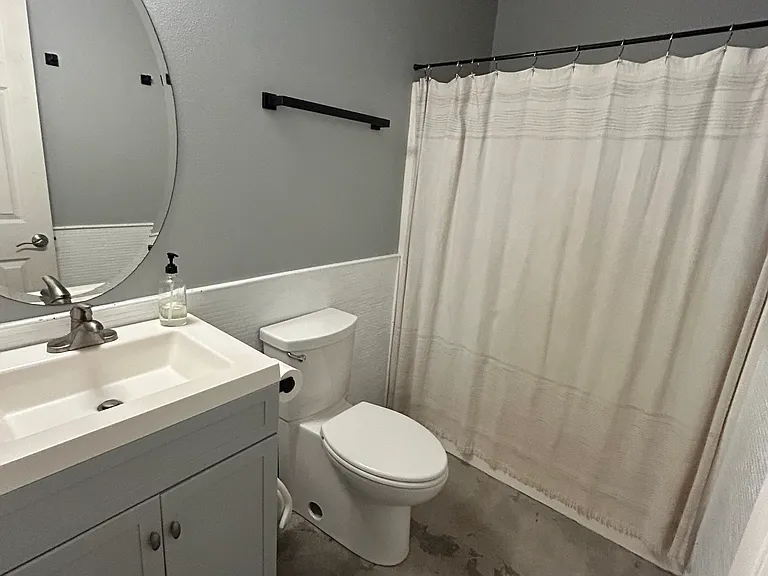 2nd Bathroom