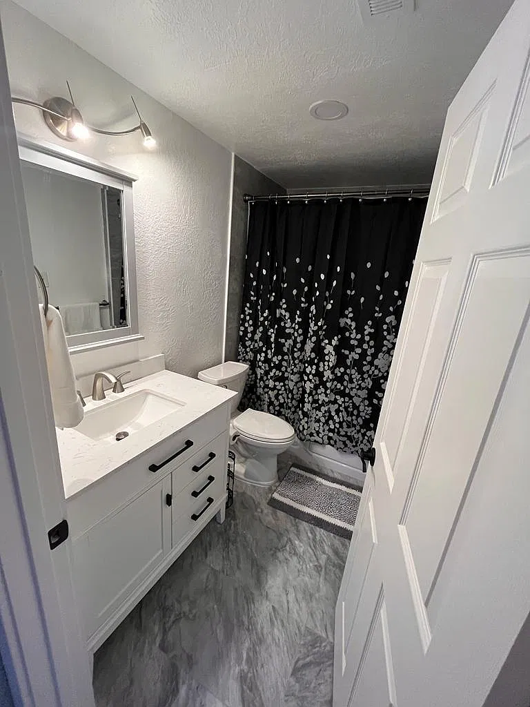 3 bed, 2150 sqft, $4,500 — Photo 4