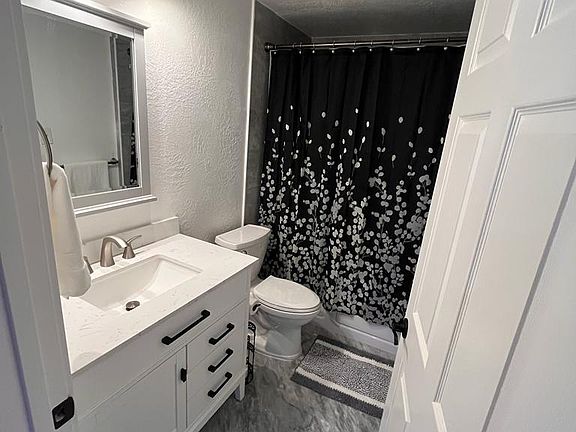 4th image of 2383 E Catalina Dr