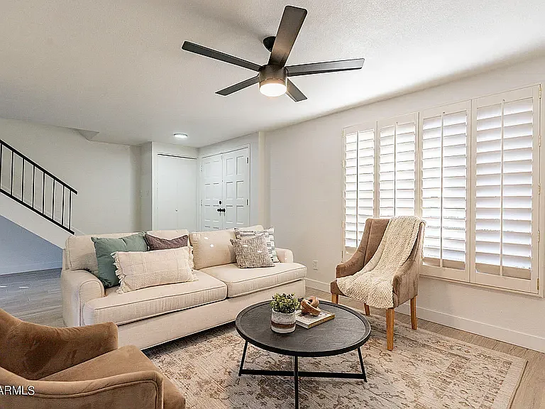 4030 N Granite Reef Rd — Photo 3