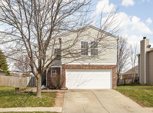 920 Bentgrass Dr, Greenwood, IN 46143