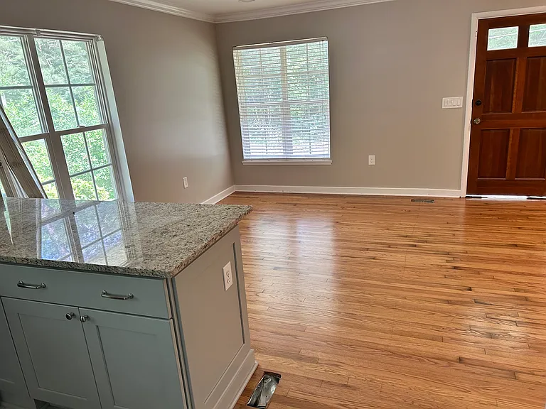 1748 Windsor Blvd — Photo 5