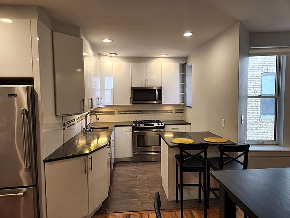 5th image of 25 W Broadway APT 501