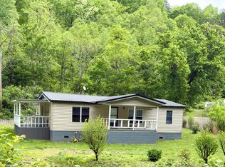 1176 Dorton Jenkins Hwy, Jenkins, KY 41537