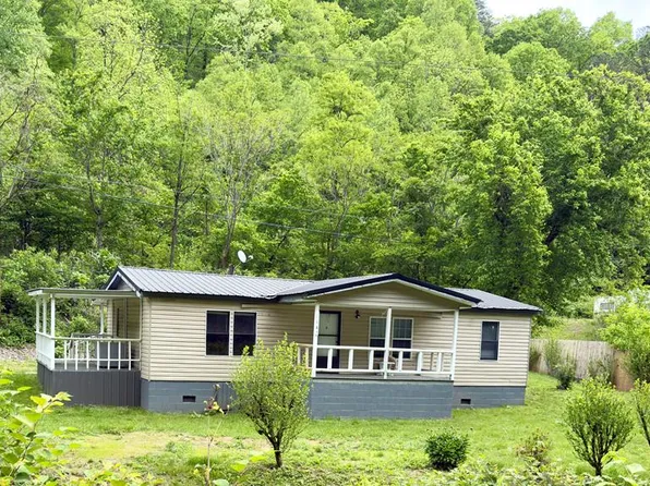 1176 Dorton Jenkins Hwy, Jenkins, KY 41537