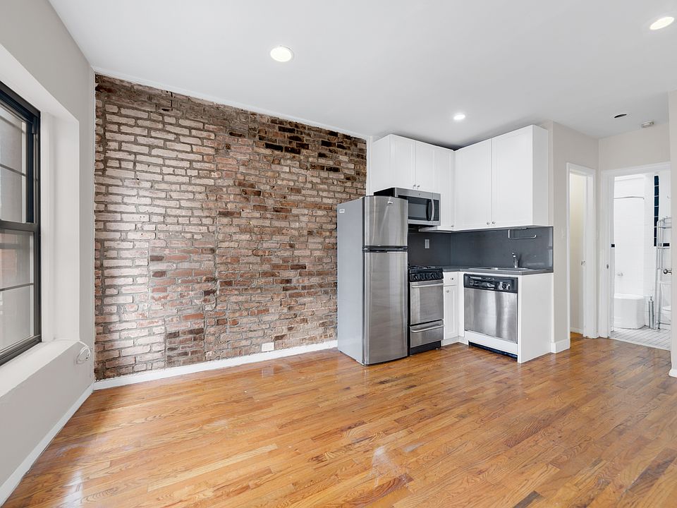 1st image of 98 Christopher St APT 20