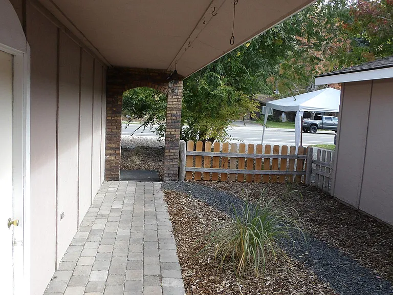 2921 Woodside Blvd — Photo 28