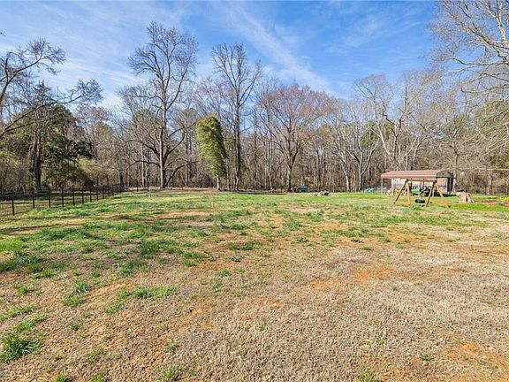 3rd image of 233 Hunter Rd #X