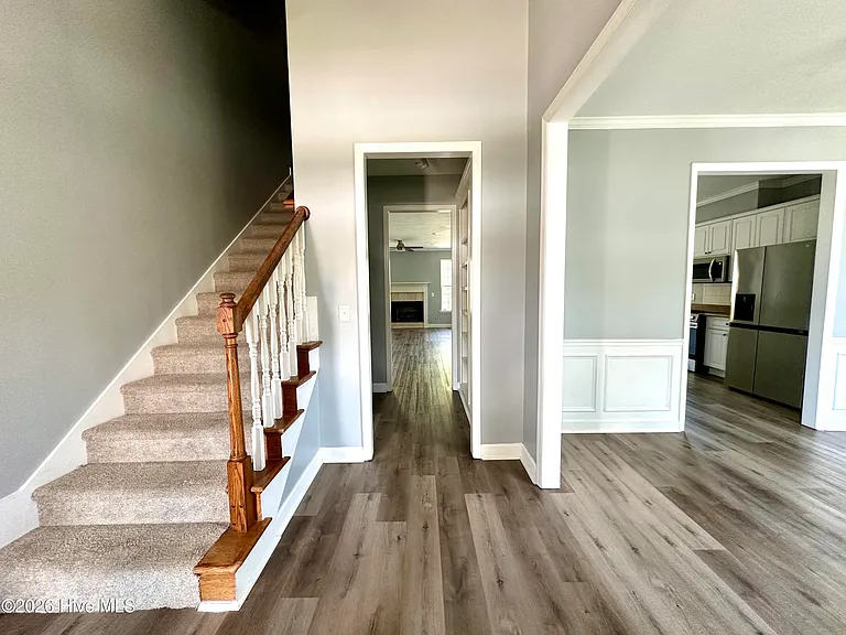 1305 Wickham Ct — Photo 6