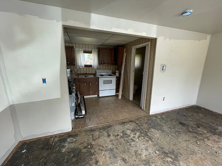 1441 E 12th Ave — Photo 3