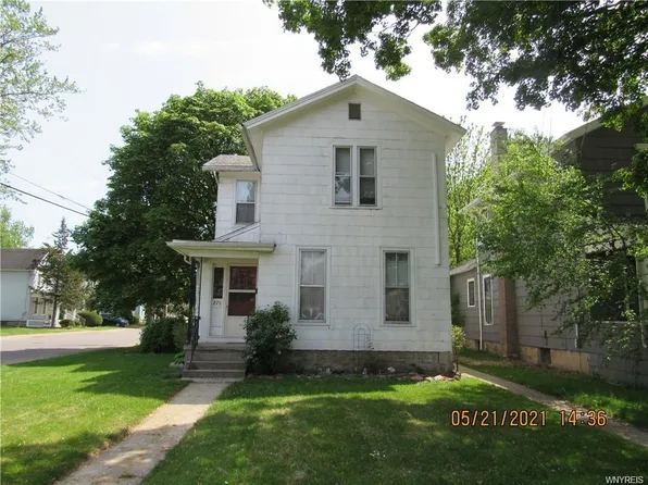 271 South St, Lockport, NY 14094
