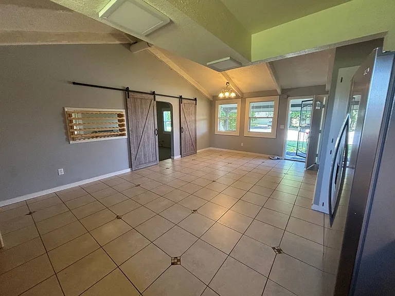 285 W Vicki Ave — Photo 7