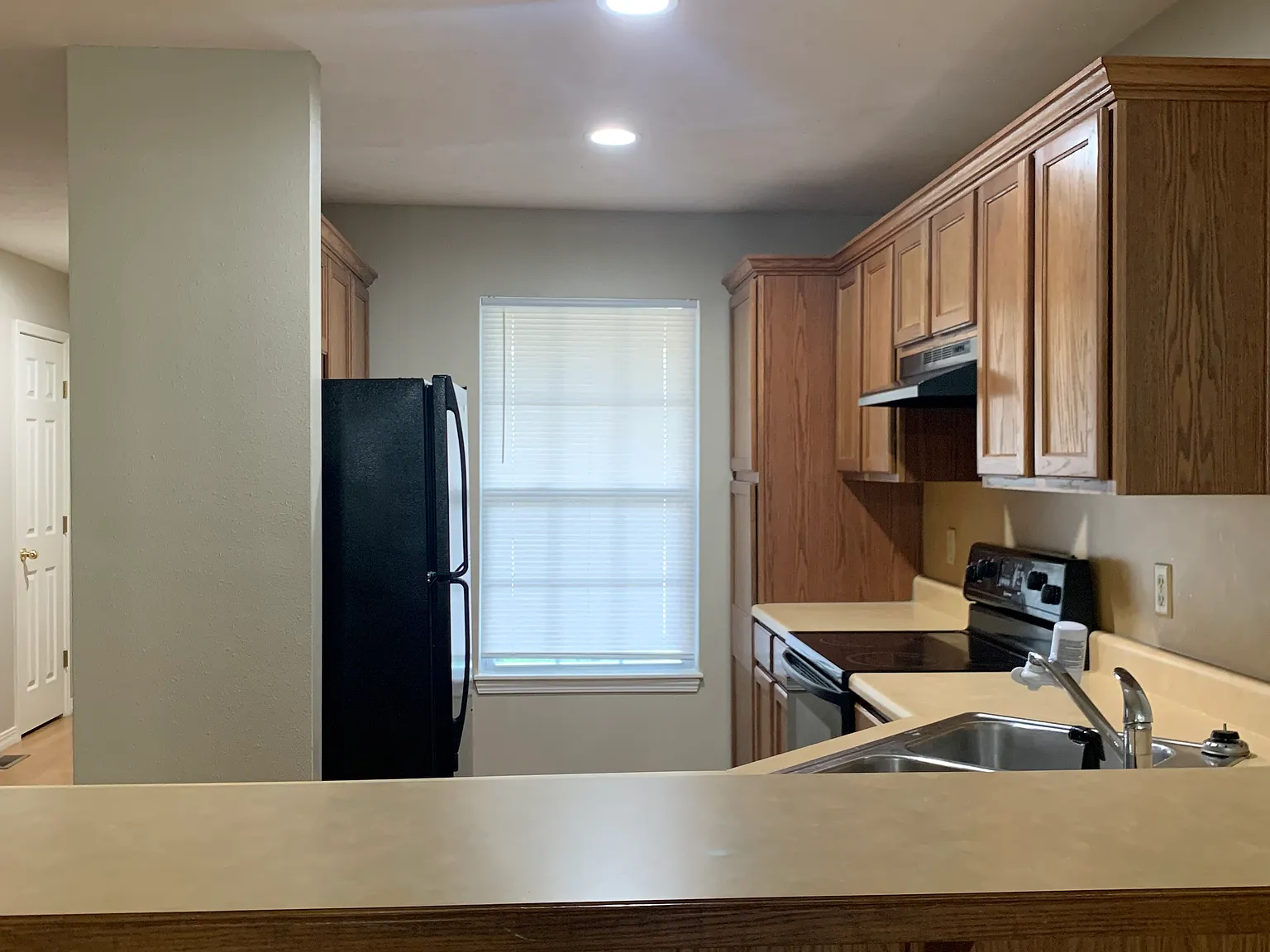 2 bed, 1200 sqft, $1,300 — Photo 3