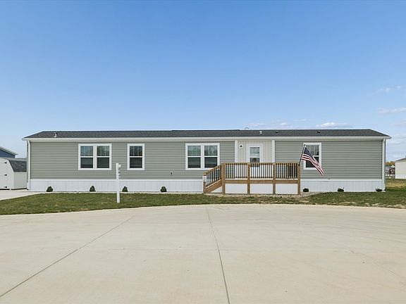 Exterior Image-2-Clayton C241 Camelot Village
