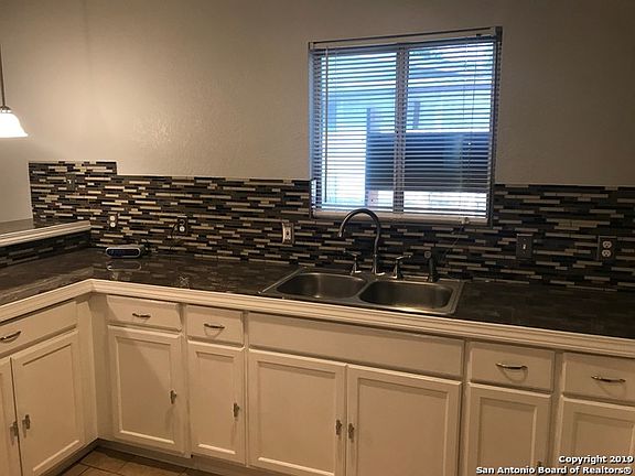 4th image of 202 Eastley Dr