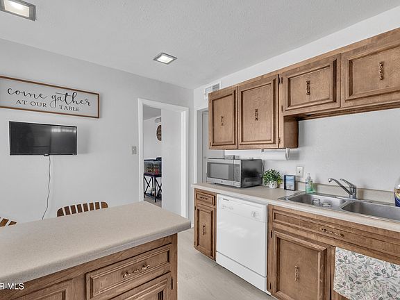 5th image of 4919 Aiken Ln