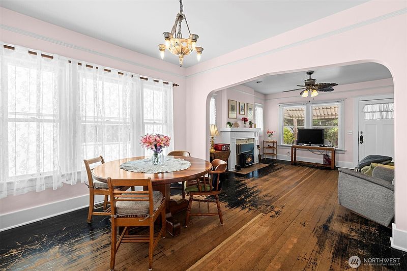 5th image of 2706 S Judkins Street