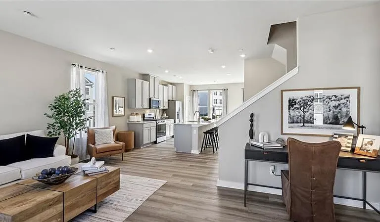 765 Olivia St — Photo 32