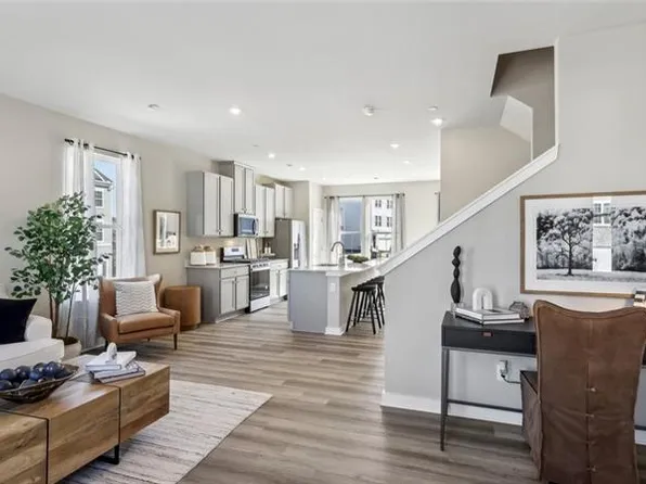 695 Olivia St, Pittsburgh, PA 15205