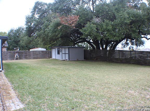 5th image of 8219 Phoenix Ave