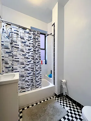 Rented by Compass | media 27