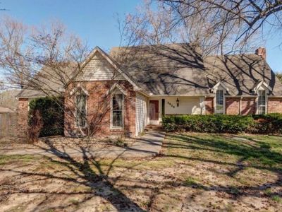 2526 S Camber Avenue, Springfield, MO, 65809