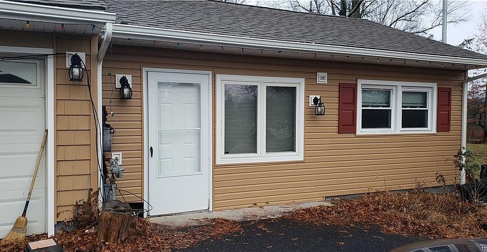 1st image of 140 Apple Lane Dr #2