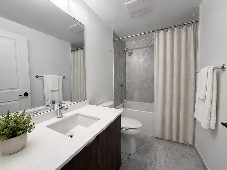 2075 Lakeshore Rd — Photo 7