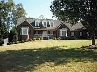 2nd image of 2932 Dogwood Dr