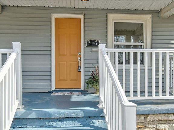 3rd image of 5043 Woodland Ave
