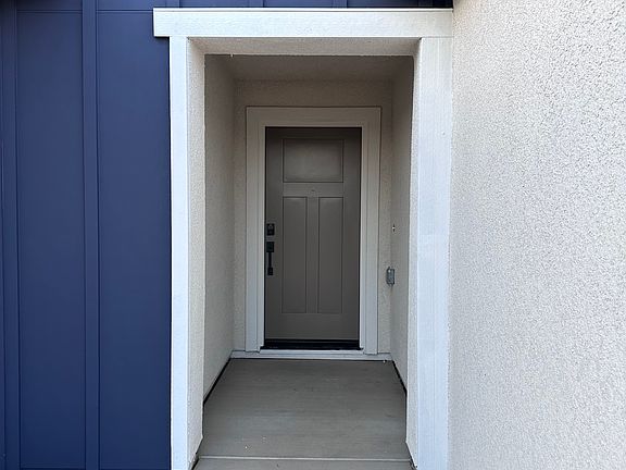 3rd image of 693 Elizabeth Ct