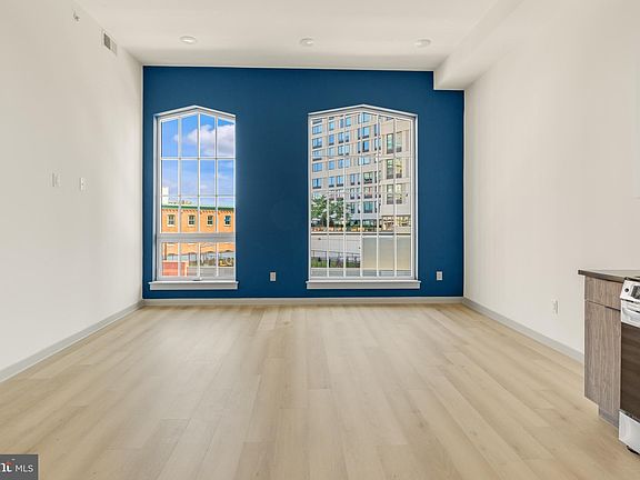 4th image of 689 N Broad St #505