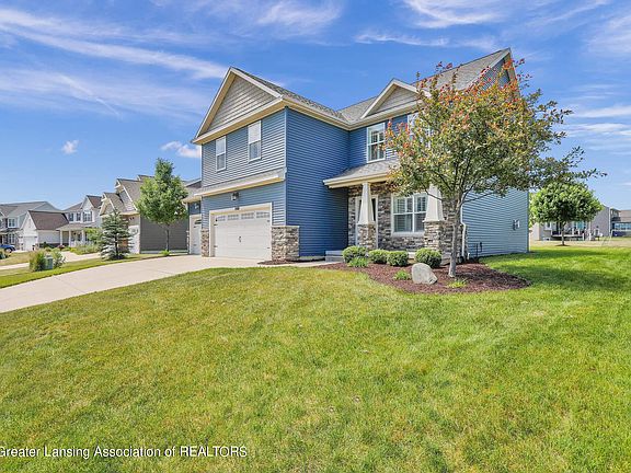 2nd image of 1566 Maiden Ln