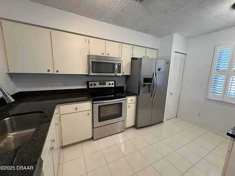 108 Gray Dove Ct — Photo 3